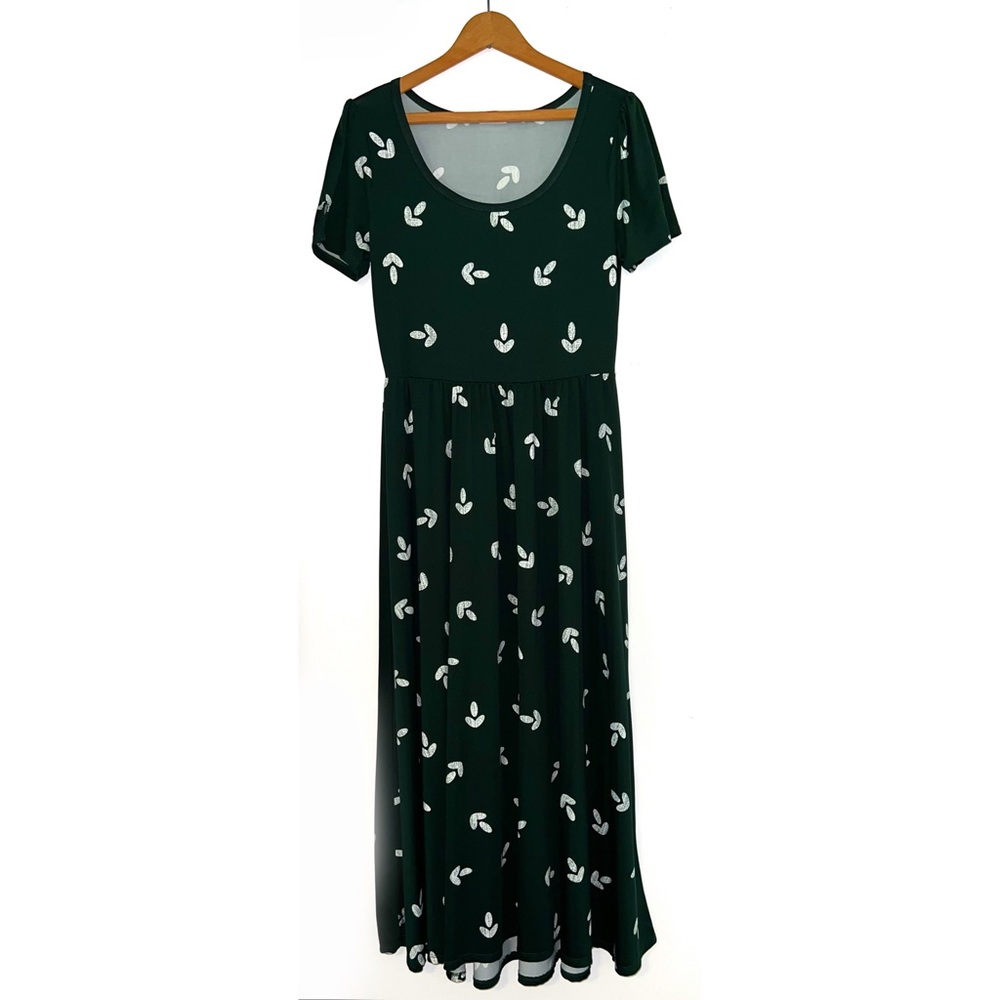 Lularoe Riley! Size SM. Hunter green, empire waist.